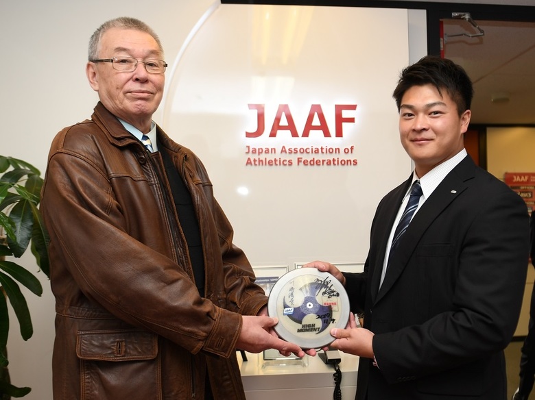 【円盤投】新旧日本記録保持者、川崎氏、堤選手が日本陸連を訪問 ：マラソングランドチャンピオンシップ（MGC） Marathon Grand